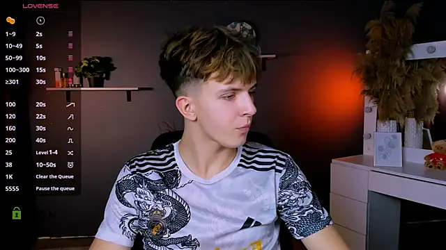 Snapshot of travis_wolf_ chatting on 10-08-25, 07:11 travis wolf online show from 10-08-25, 07:11