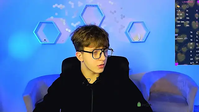 Snapshot of travis_wolf_ chatting on 12-01-25, 08:36 travis wolf online show from 12-01-25, 08:36