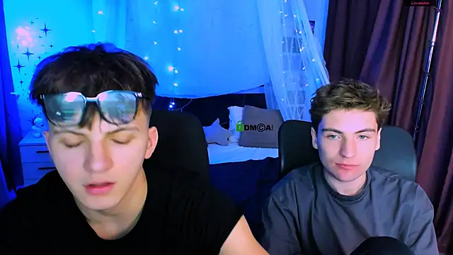 Snapshot of travis_wolf_ chatting on 12-13-25, 08:47 travis wolf online show from 12-13-25, 08:47