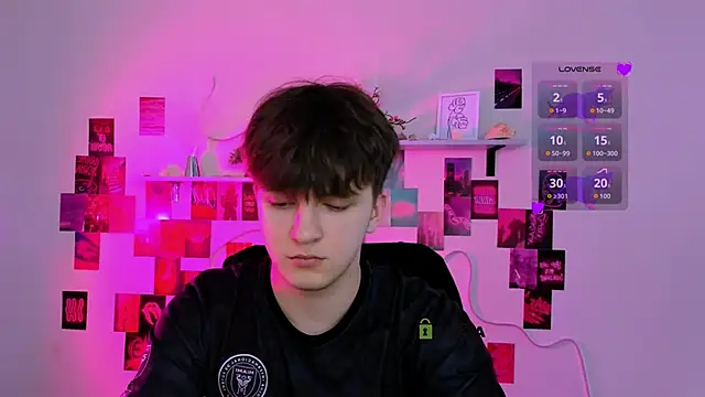 travis wolf  online show from 03-31-26, 08:48