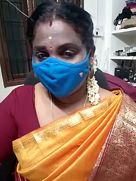 Snapshot of Tamil_Kavitha10 chatting on 11-13-25, 07:57 Tamil Kavitha10 online show from 11-13-25, 07:57