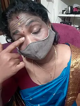 Snapshot of Tamil_Kavitha10 chatting on 11-18-25, 08:35 Tamil Kavitha10 online show from 11-18-25, 08:35