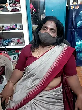 Snapshot of Tamil_Kavitha10 chatting on 05-09-26, 09:42 Tamil Kavitha10 online show from 05-09-26, 09:42