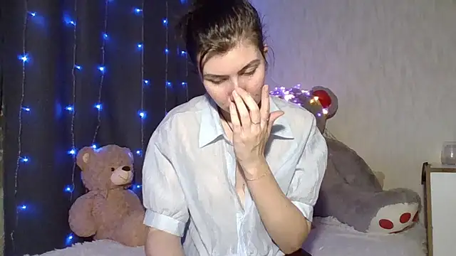 Nancy Luna online show from 10-25-25, 03:29