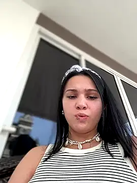 Snapshot of VendiMur chatting on 11-23-25, 02:00 VendiMur online show from 11-23-25, 02:00