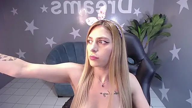 Snapshot of Candy_kush_t chatting on 09-17-25, 08:21 Candy kush t online show from 09-17-25, 08:21