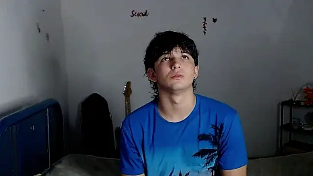 Snapshot of big_lunatic chatting on 09-11-25, 03:39 big lunatic online show from 09-11-25, 03:39