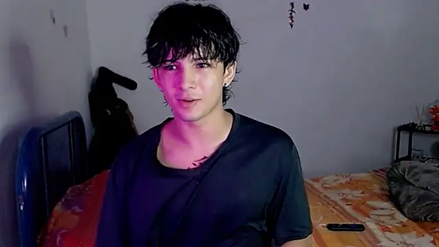 Snapshot of big_lunatic chatting on 09-19-25, 04:25 big lunatic online show from 09-19-25, 04:25