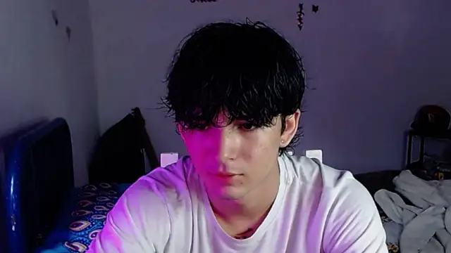 Snapshot of big_lunatic chatting on 09-23-25, 01:47 big lunatic online show from 09-23-25, 01:47