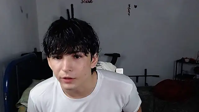 Snapshot of big_lunatic chatting on 10-02-25, 04:30 big lunatic online show from 10-02-25, 04:30