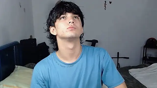 Snapshot of big_lunatic chatting on 10-04-25, 03:04 big lunatic online show from 10-04-25, 03:04