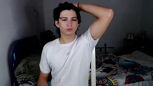 Snapshot of big_lunatic chatting on 10-20-25, 04:35 big lunatic online show from 10-20-25, 04:35