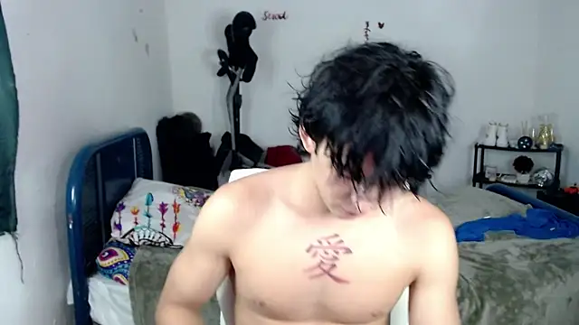 Snapshot of big_lunatic chatting on 10-29-25, 02:58 big lunatic online show from 10-29-25, 02:58