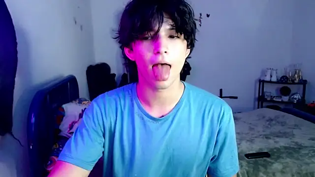 Snapshot of big_lunatic chatting on 10-31-25, 11:39 big lunatic online show from 10-31-25, 11:39