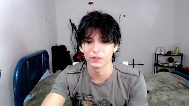 Snapshot of big_lunatic chatting on 11-12-25, 06:03 big lunatic online show from 11-12-25, 06:03