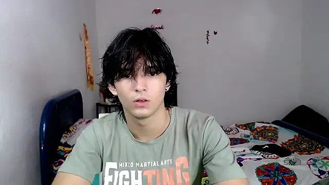 Snapshot of big_lunatic chatting on 11-13-25, 04:11 big lunatic online show from 11-13-25, 04:11