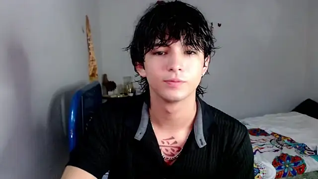 Snapshot of big_lunatic chatting on 11-17-25, 01:50 big lunatic online show from 11-17-25, 01:50