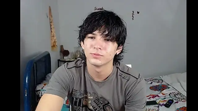 Snapshot of big_lunatic chatting on 11-19-25, 03:23 big lunatic online show from 11-19-25, 03:23