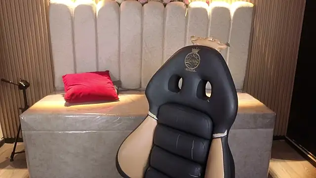  Mia Evans 1 online show from 04-24-26, 08:00