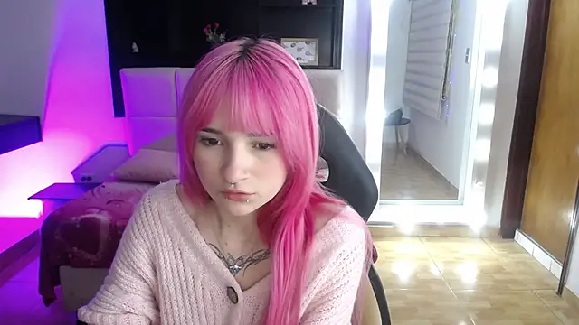  Charlotte Collins  online show from 04-24-26, 03:03