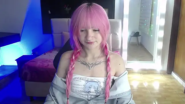 Snapshot of _Charlotte_Collins_ chatting on 05-07-26, 03:06 Charlotte Collins online show from 05-07-26, 03:06