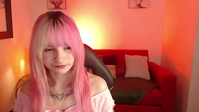 Snapshot of _Charlotte_Collins_ chatting on 06-10-26, 03:00 Charlotte Collins online show from 06-10-26, 03:00