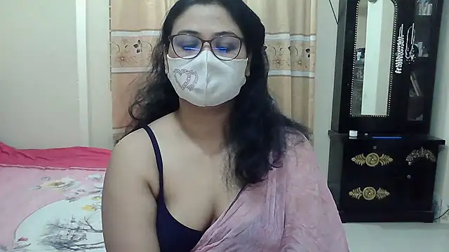 Elena cruz5 online show from 11-18-25, 12:05