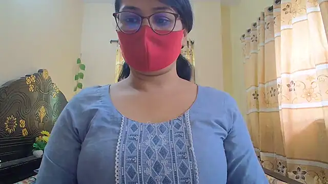 Snapshot of Elena_cruz5 chatting on 05-01-26, 04:28 Elena cruz5 online show from 05-01-26, 04:28