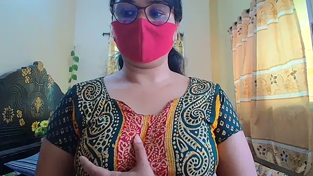 Snapshot of Elena_cruz5 chatting on 05-04-26, 04:41 Elena cruz5 online show from 05-04-26, 04:41