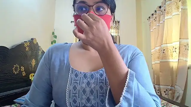 Snapshot of Elena_cruz5 chatting on 05-05-26, 02:30 Elena cruz5 online show from 05-05-26, 02:30