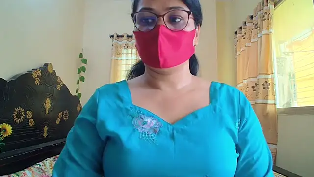 Snapshot of Elena_cruz5 chatting on 05-11-26, 03:23 Elena cruz5 online show from 05-11-26, 03:23