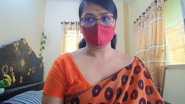 Snapshot of Elena_cruz5 chatting on 05-14-26, 04:41 Elena cruz5 online show from 05-14-26, 04:41