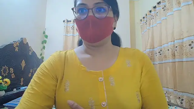 Snapshot of Elena_cruz5 chatting on 05-18-26, 04:13 Elena cruz5 online show from 05-18-26, 04:13