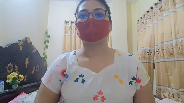 Snapshot of Elena_cruz5 chatting on 06-04-26, 04:13 Elena cruz5 online show from 06-04-26, 04:13