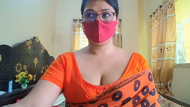Snapshot of Elena_cruz5 chatting on 06-06-26, 04:06 Elena cruz5 online show from 06-06-26, 04:06