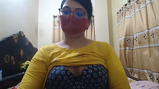 Snapshot of Elena_cruz5 chatting on 06-07-26, 04:55 Elena cruz5 online show from 06-07-26, 04:55