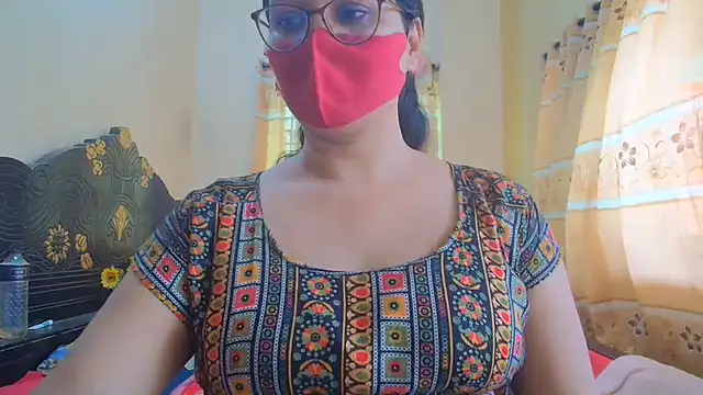 Snapshot of Elena_cruz5 chatting on 06-18-26, 03:51 Elena cruz5 online show from 06-18-26, 03:51
