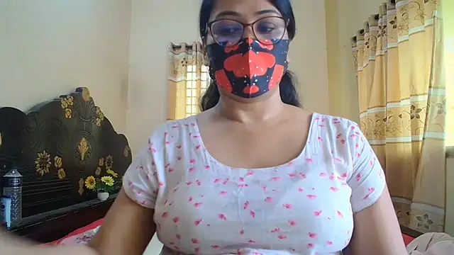 Snapshot of Elena_cruz5 chatting on 06-25-26, 05:12 Elena cruz5 online show from 06-25-26, 05:12