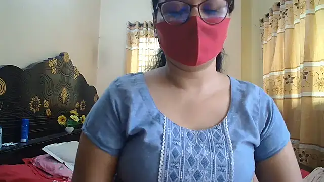 Snapshot of Elena_cruz5 chatting on 06-30-26, 04:35 Elena cruz5 online show from 06-30-26, 04:35