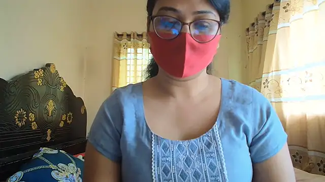 Snapshot of Elena_cruz5 chatting on 07-21-26, 04:48 Elena cruz5 online show from 07-21-26, 04:48