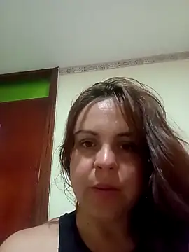 Snapshot of CARITOMIO chatting on 12-01-25, 01:21 CARITOMIO online show from 12-01-25, 01:21