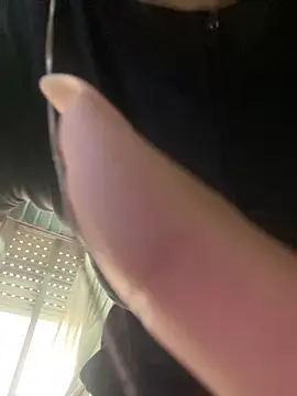 Snapshot of lulizoee chatting on 09-17-25, 06:42 lulizoee online show from 09-17-25, 06:42