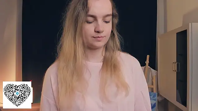 Snapshot of KerenFurguson chatting on 10-24-25, 07:10 KerenFurguson online show from 10-24-25, 07:10