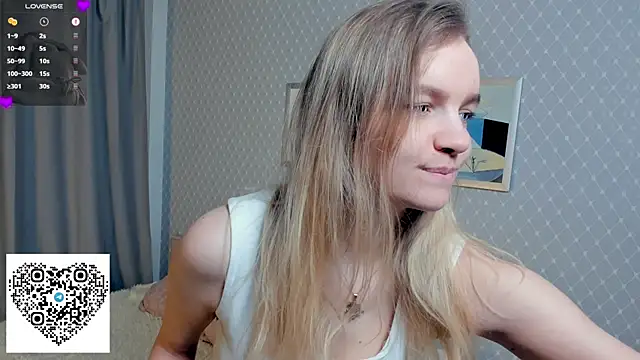 Snapshot of KerenFurguson chatting on 11-04-25, 08:30 KerenFurguson online show from 11-04-25, 08:30