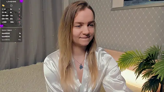 Snapshot of KerenFurguson chatting on 11-17-25, 08:36 KerenFurguson online show from 11-17-25, 08:36