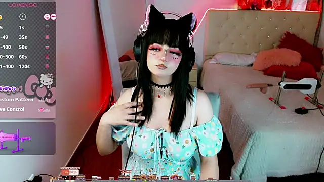 Snapshot of Lunyhose chatting on 11-27-25, 08:00 Lunyhose online show from 11-27-25, 08:00