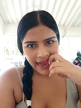 Snapshot of daringxxxhot chatting on 10-14-25, 07:03 daringxxxhot online show from 10-14-25, 07:03