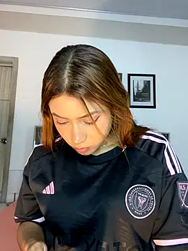 Snapshot of RedVelvet_Dream chatting on 09-19-25, 01:07 RedVelvet Dream online show from 09-19-25, 01:07