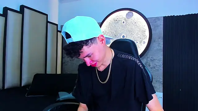 Snapshot of Deivid_oficial20 chatting on 10-28-25, 07:27 Deivid oficial20 online show from 10-28-25, 07:27