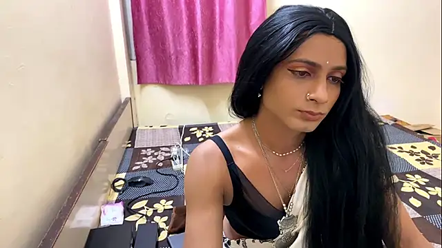 Snapshot of LuvLayla chatting on 09-16-25, 04:52 LuvLayla online show from 09-16-25, 04:52